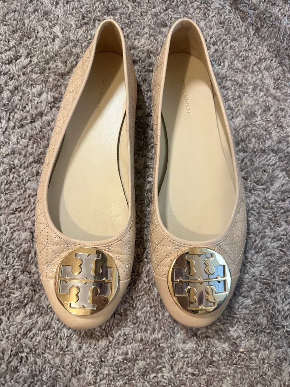 Tory Burch Beige Quilted Leather Logo Ballet Flats with Gold  & Silver Emblem/ 9